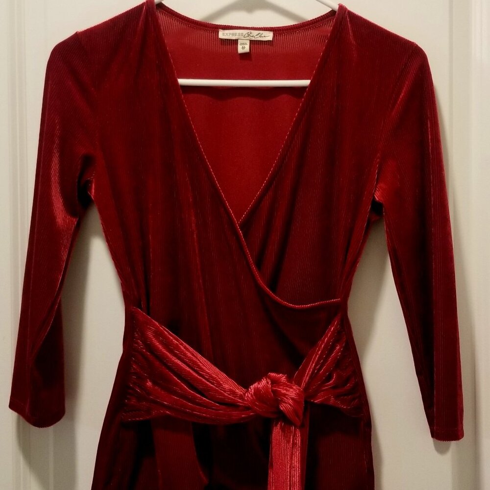 LIKE NEW Women's Express One Eleven XS Crimson Red Ribbed Velvet Wrap Tie Top